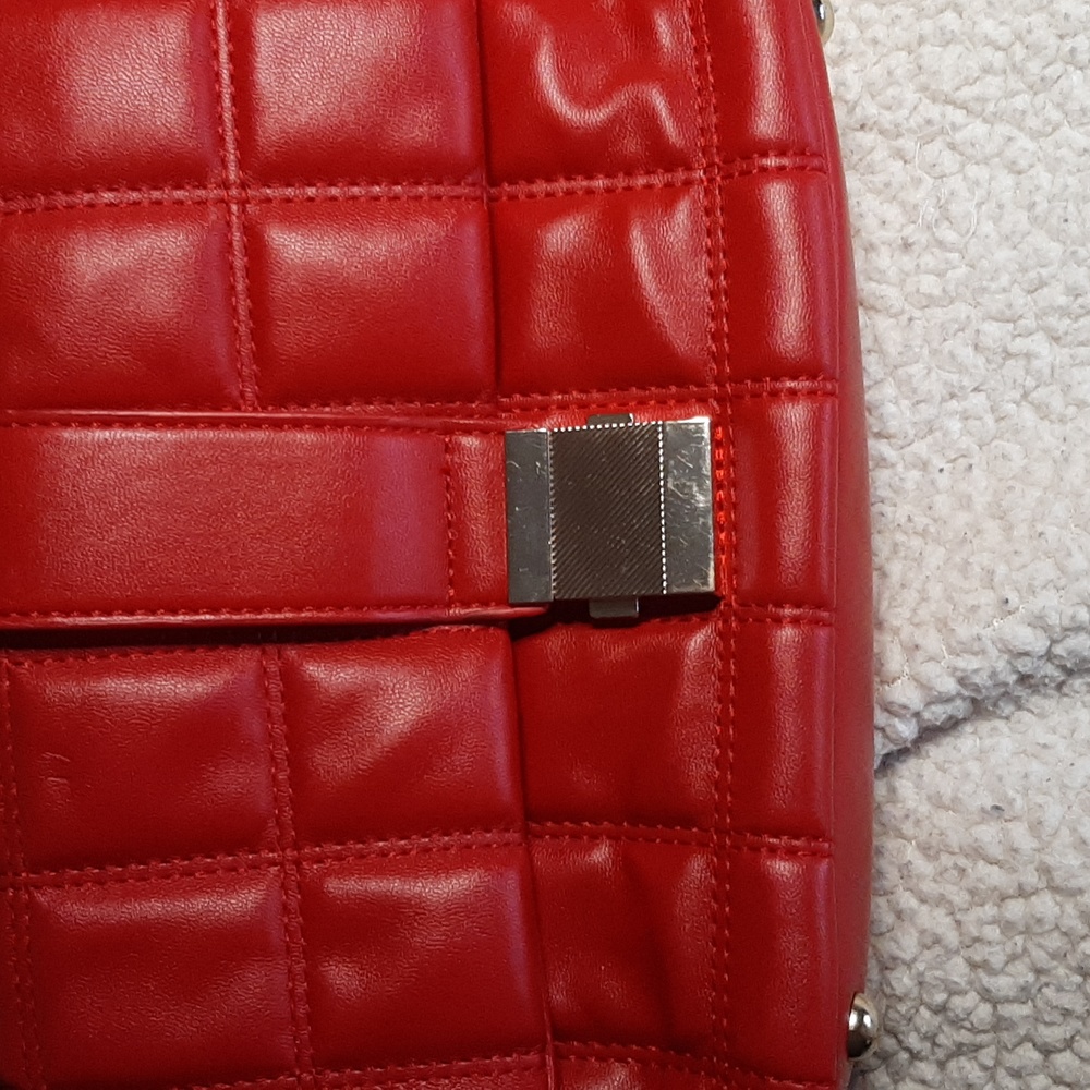 Quilted Crossbody - Picture 3 of 6